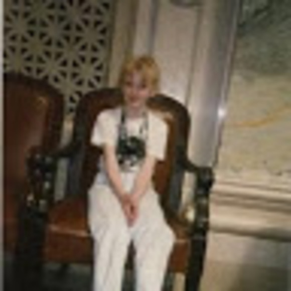 Meet your Posher, Brooke - Picture 1 of 1